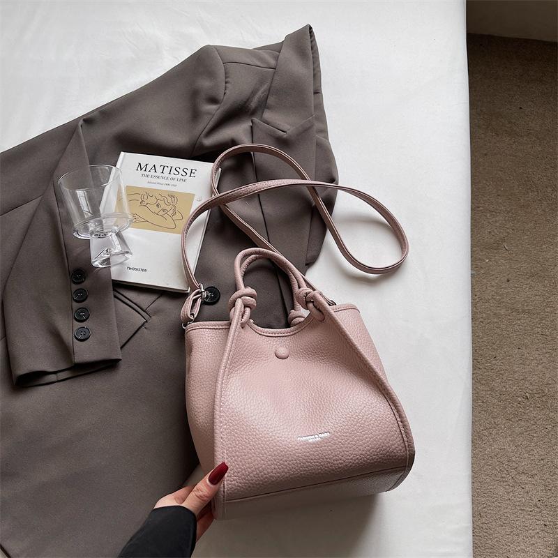 

Нишевая сумка-ведро женская новая простая сумка-ведро универсальная на плечо кроссбоди сумка-крыло фиолетовый