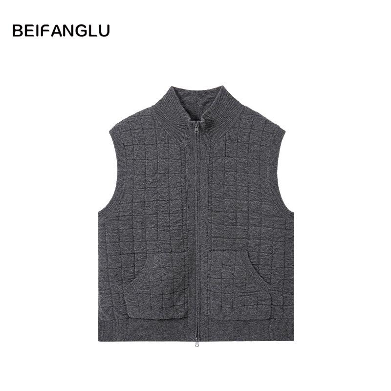 Women's Northern Deer Plaid Lambswool Zipper Vest with Stand Collar