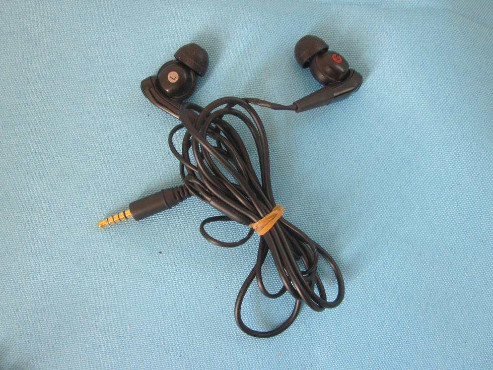 SONY MDR-NC033 Noise Cancelling Earphones Black Working Condition