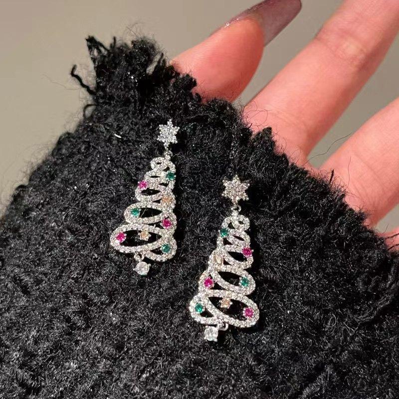 

New Exquisite Luxury Shining Brightly Micro-inlay Zircon Hollowed-out Snowflake Christmas Tree Dangle Earrings for Women Jewelry