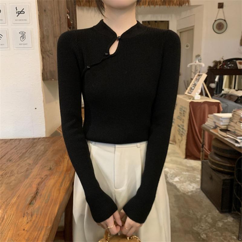 Sweater Bottoming Shirt Women's Semi-turtleneck Pearl Buckle Design Sense Old Money Wind Knitted Sweater Early Autumn Top