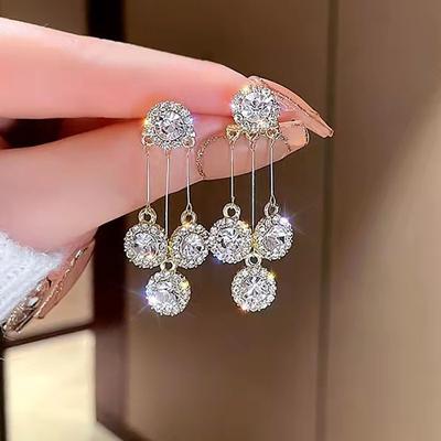 Boucles d'oreilles pendantes rondes à pampilles de strass couleur argent mode pour femmes Douces Exquises Longues Boucles d'oreilles Nouveaux Bijoux Cadeau Quotidien Fête