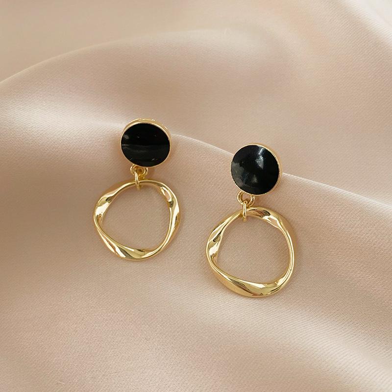Women's High-End Plain Hoop Earrings: Light Luxury Ear Drops & Studs, Niche Design for Autumn/Winter.