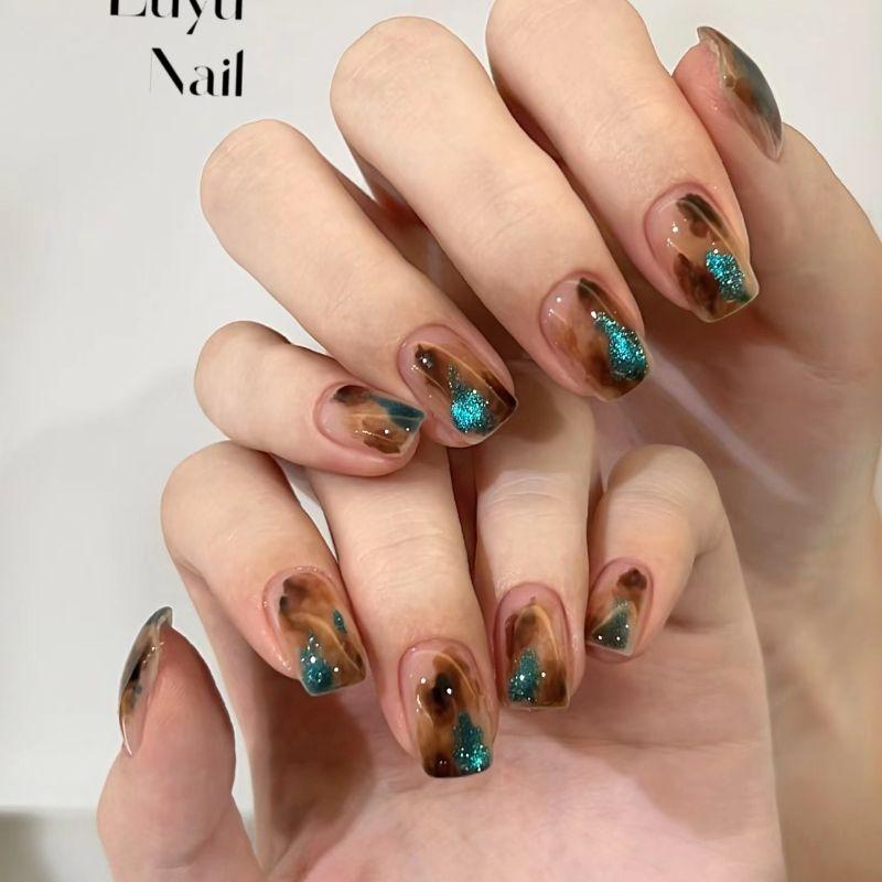 

Fall and Winter New Arrival Wear Nail Finished Amber Blooming Contrast Color and Versatile Fake Nails Short Handmade Elegant Nail Stickers XS short square Amber faint blue cat eye