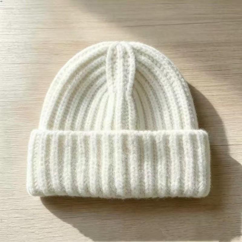 2026 Winter Solid Color Knit Beanie Hat Women Warm Ear-Protective Slimming Face Fit Casual Daily Wear