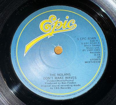 7-Zoll Schallplatte NOLANS - Don't Make Waves SEPC8349 Epic 1980 Irland Pop Gebraucht