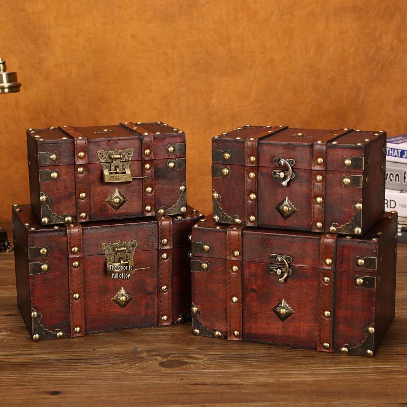 European Retro Lockable Wooden Trunk: Home Storage and Escape Room Decoration