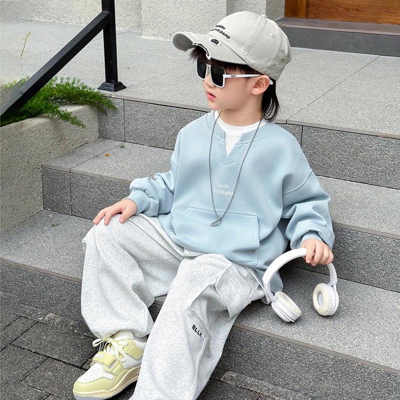 

Мальчиковая толстовка с длинным рукавом в осеннем стиле 2025 года, имитация двух предметов 130 cm