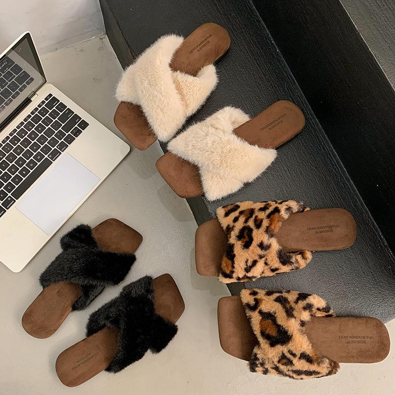Women's Plush Cross Strap Slippers - Fashionable Flat Bottom for Fall/Winter 2025