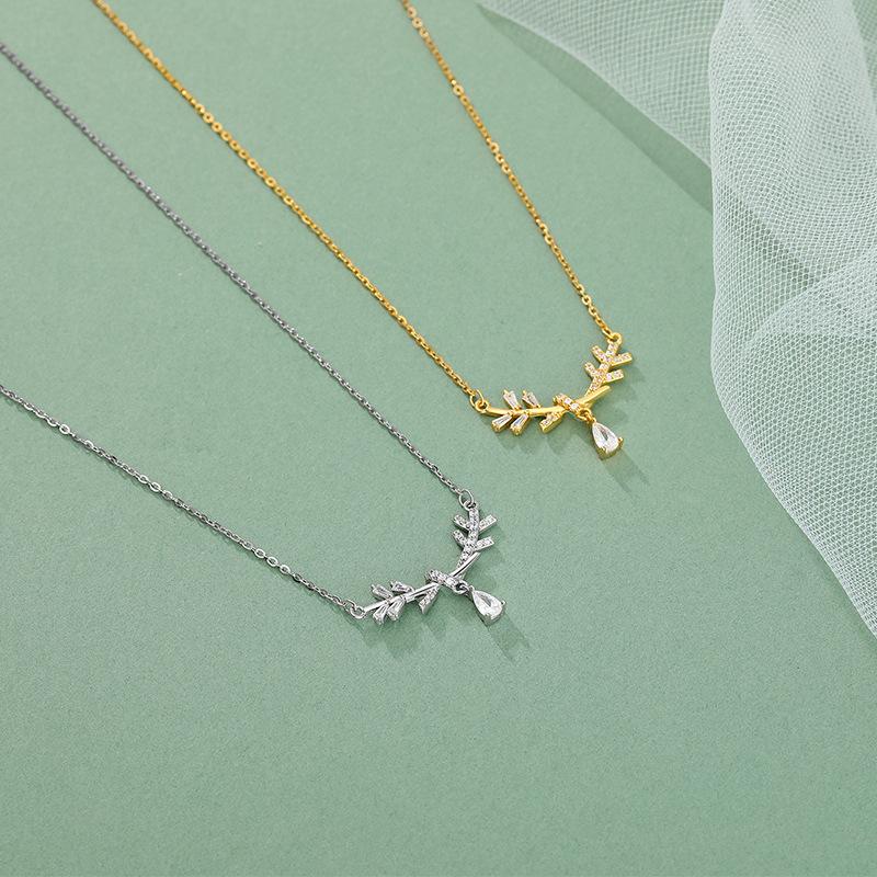 Leaves, Water Drops, Diamond Necklace, Elegant, Fresh, Sweet, and Artistic Girls with A High Sense of Collar Bone