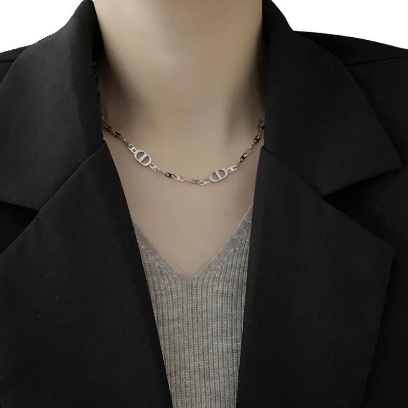 18K Gold Pig Nose Necklace: High-End Retro Korean Clavicle Chain for Women