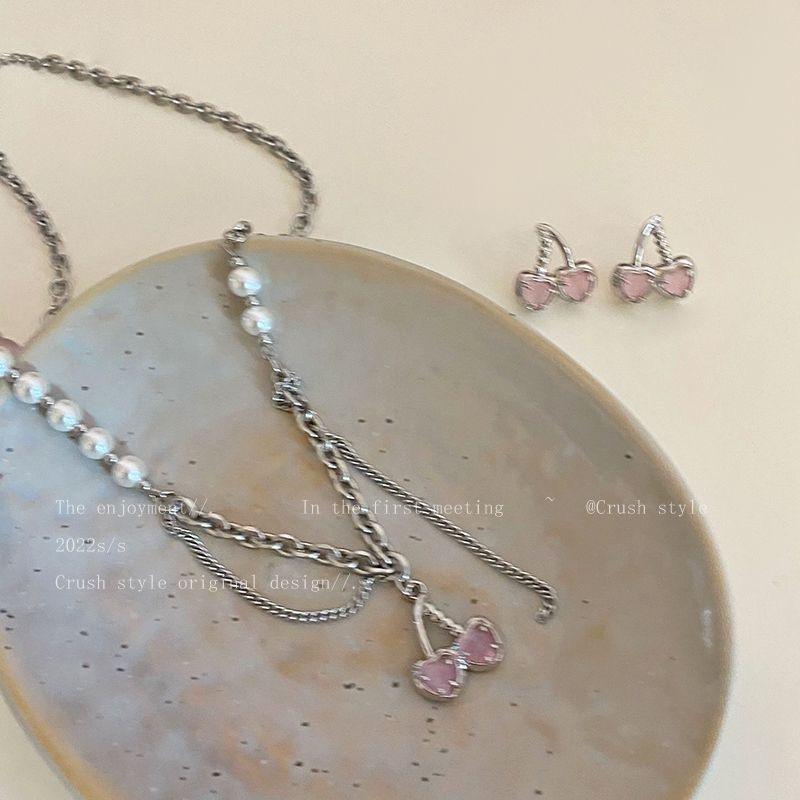 Cherry Girl~ Pearl Metal Splicing Necklace Xia Sweet Cool Wind In Spice Girl Earrings Light Luxury Niche Clavicle Chain