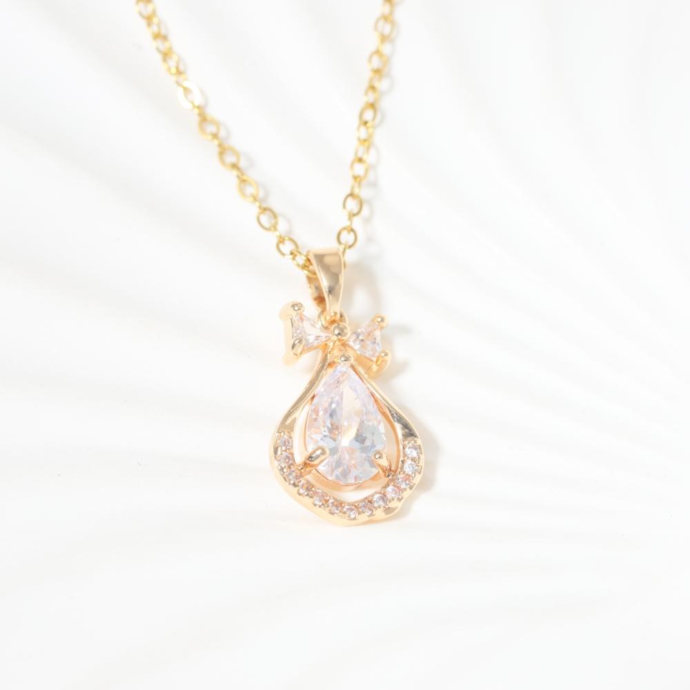 Teardrop Pendant Necklace for Women Fashion Golden Stainless Steel Clavicle Chain Wedding Party Daily Wear Jewelry Accessories