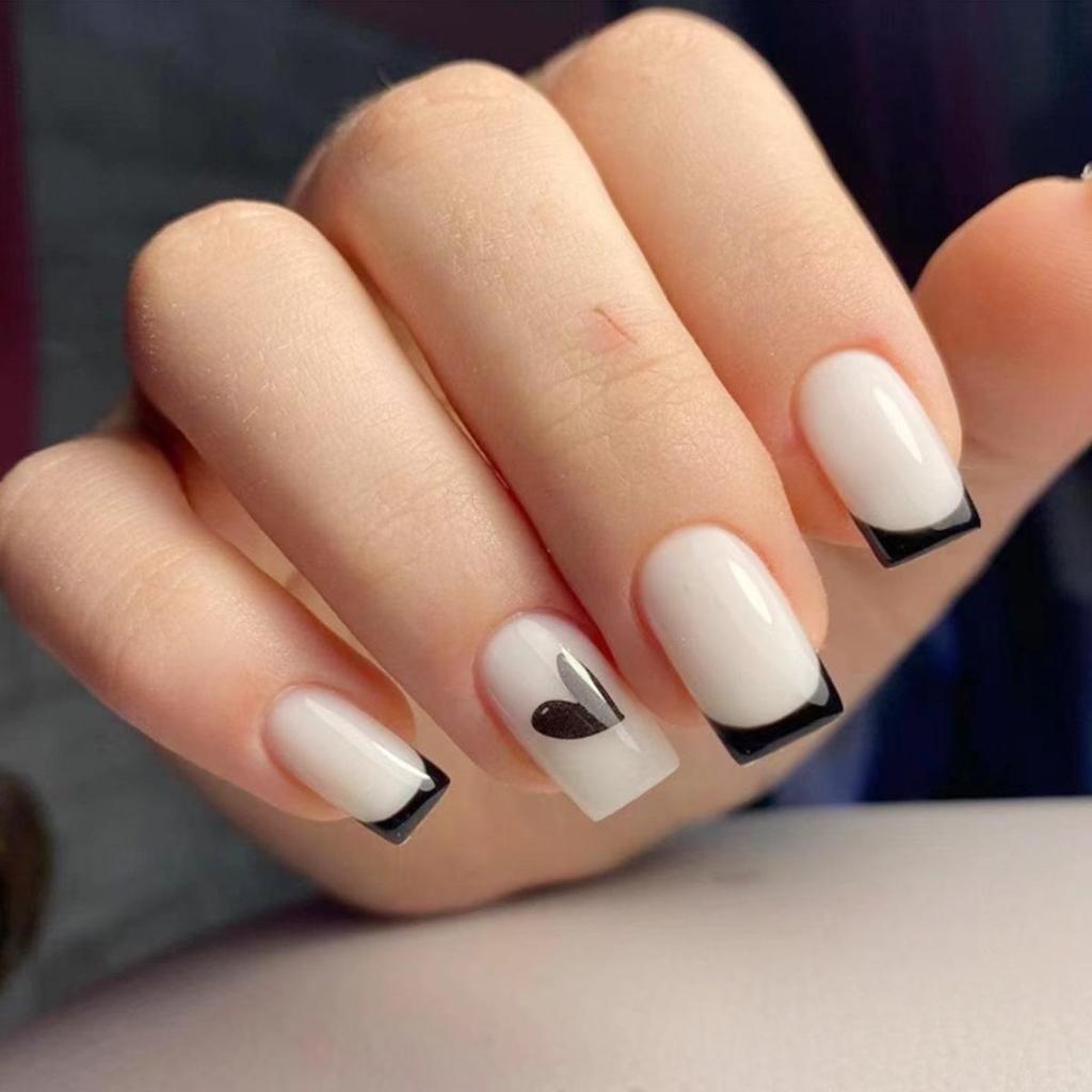 Hochwertige tragbare künstliche Nägel im Mandel-Nude-French-Stil – mittellange und lange Nagelspitzen