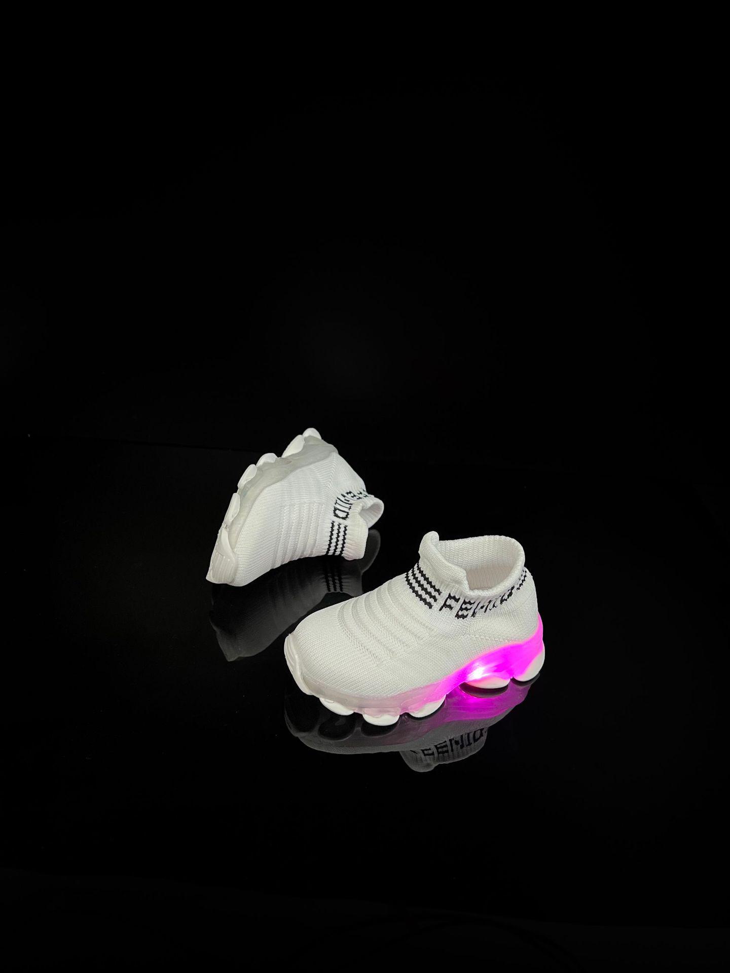 

Светодиодная дышащая трикотажная спортивная обувь без застежек для детей 21-25 size 1 hand 5 pairs белый