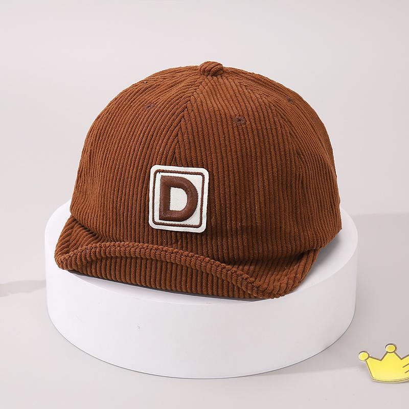 Myk brem Corduroy Baby Baseball Cap Vår Høst Bokstaver Broderi Peaked Hat Uformell Utendørs Spedbarn Småbarn Solskjermhatt