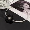 Tooxika Lüks Küçük Üç Boyutlu Siyah Çiçek Yaka Moda Yüzle Uyumlu Choker Köprücük Kemiği Kolyesi