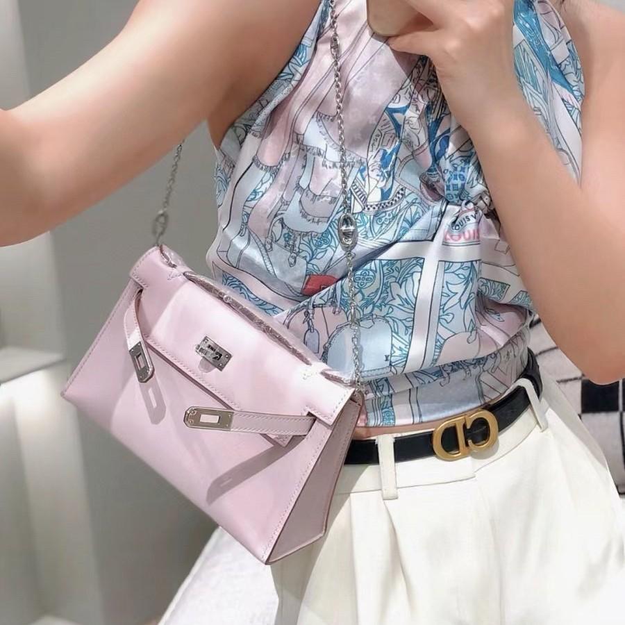 

The First Generation Bag Mini Women s Bag Head Layer Swift Cowhide Contrasting Color Handbag Women s Chain Crossbody Small Bag 22x7x13cm