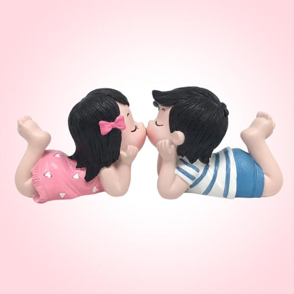 Buy 1 Pair Cartoon Mini Cute Resin Ornaments Lovely Kiss Boy And Girl Desktop Table Top Car Decorations At Affordable Prices Free Shipping Real Reviews With Photos Joom