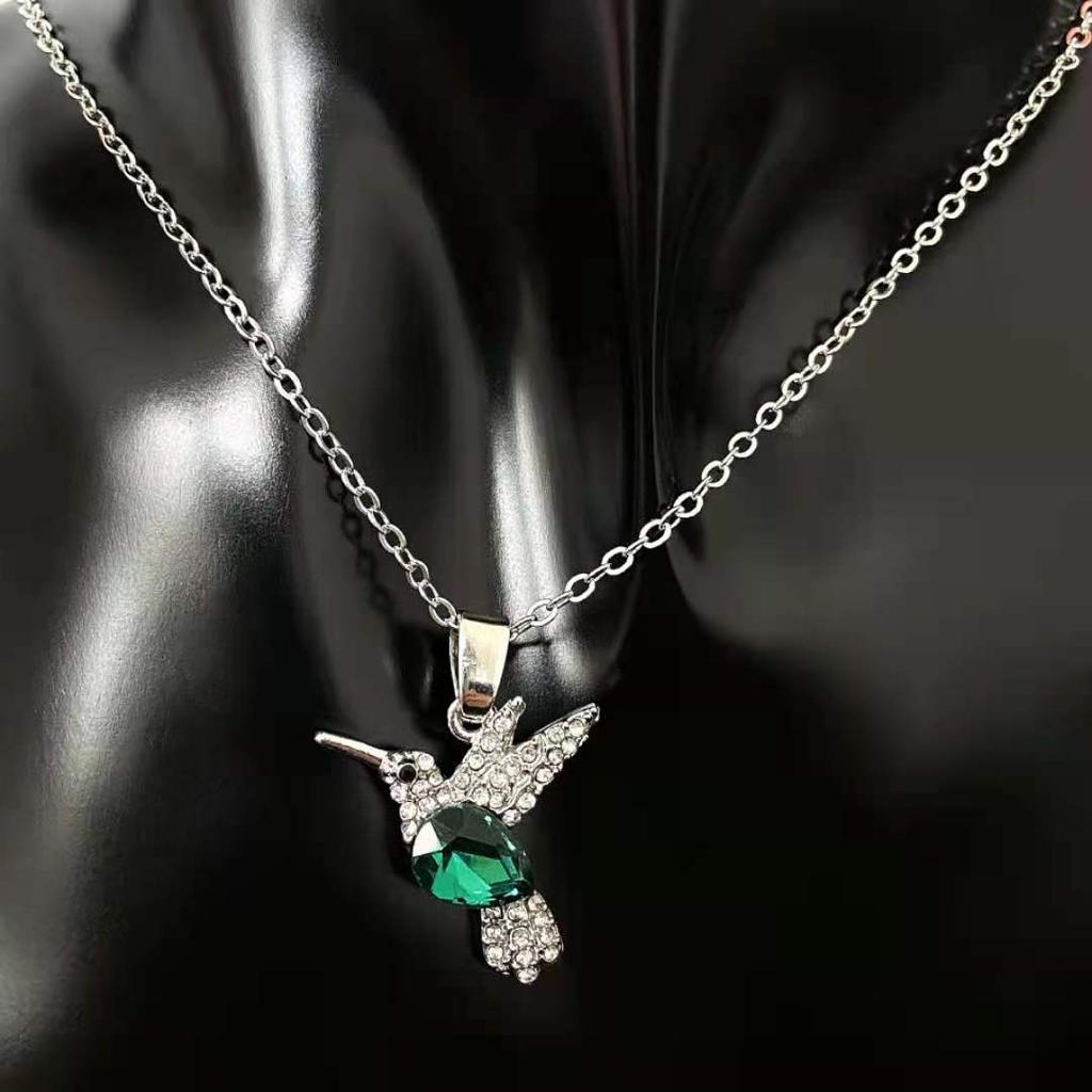 Collana Pendente Colibrì di Cristallo alla Moda Collana Girocollo Animale Scintillante di Zircone Raffinato per Donne Gioielli di Tendenza per Feste Regali