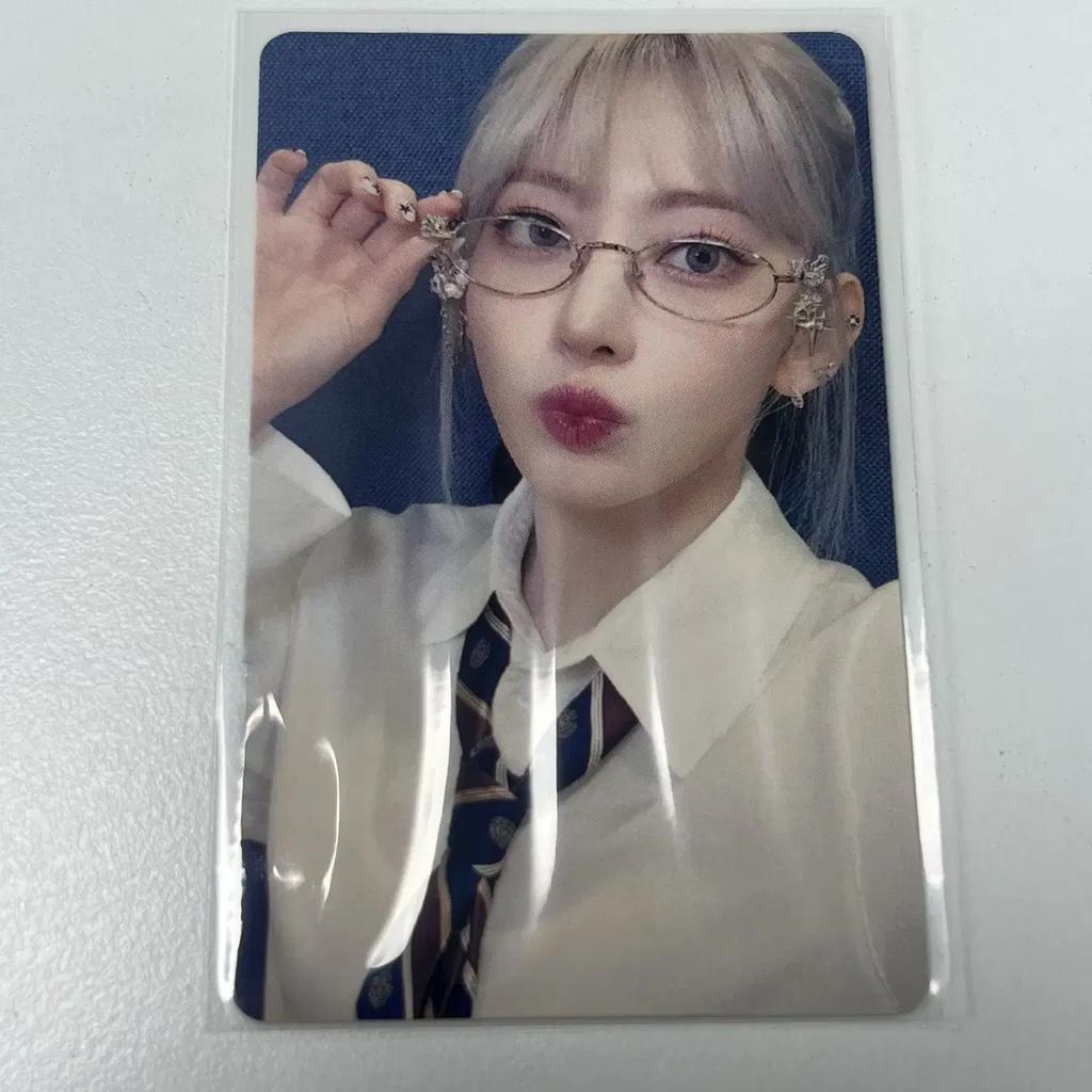 LE SSERAFIM Sakura Fanmeeting Piernada Photocard