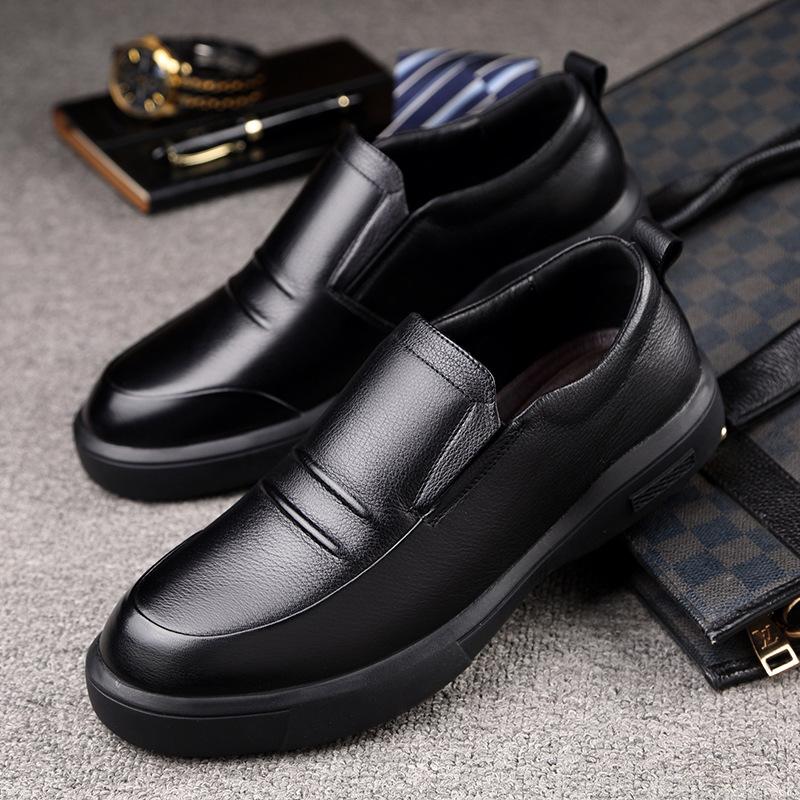 Spring New 2025 Leather Shoes Men's Casual Wear-resistant Soft Round Head Breathable Business Dress Shoes Dad Driving Men's Shoes