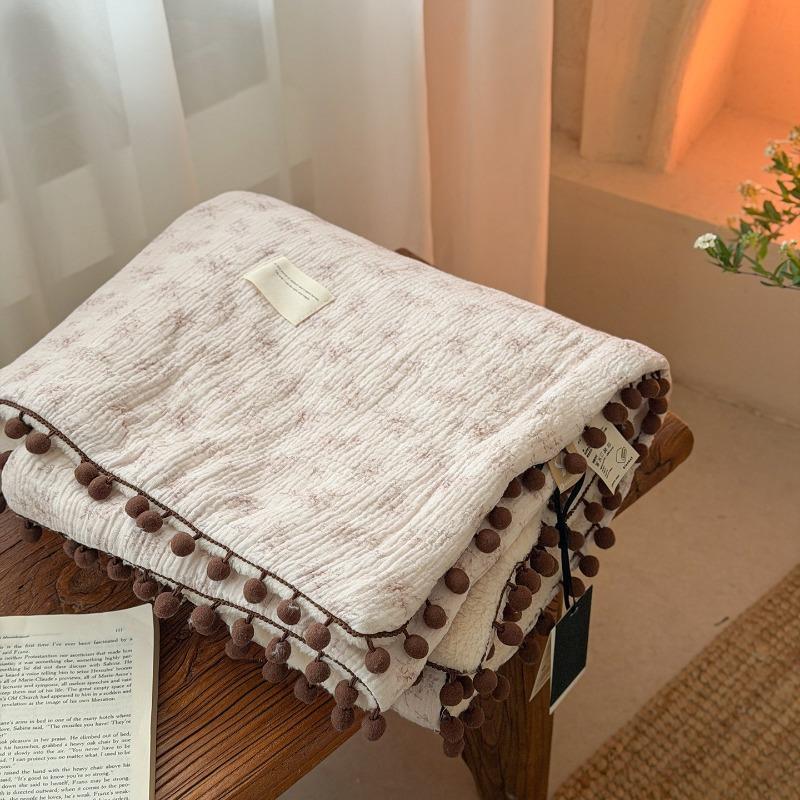 Cotton Crinkled Gauze Blanket Soft Breathable Pom Pom Throw Lightweight Portable for Office Nap Sofa Couch Outdoor Travel All Season Warm Blanket