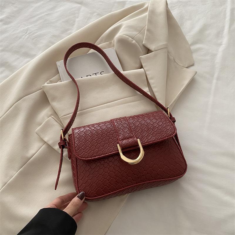 High-value niche design bag 2025 spring and summer new foreign-style shoulder messenger bag temperament small square bag women