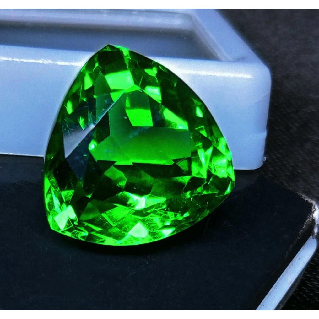 Stunning Tsavorite Garnet Green Natural Trillion Cut 12.85 Ct Gemstone