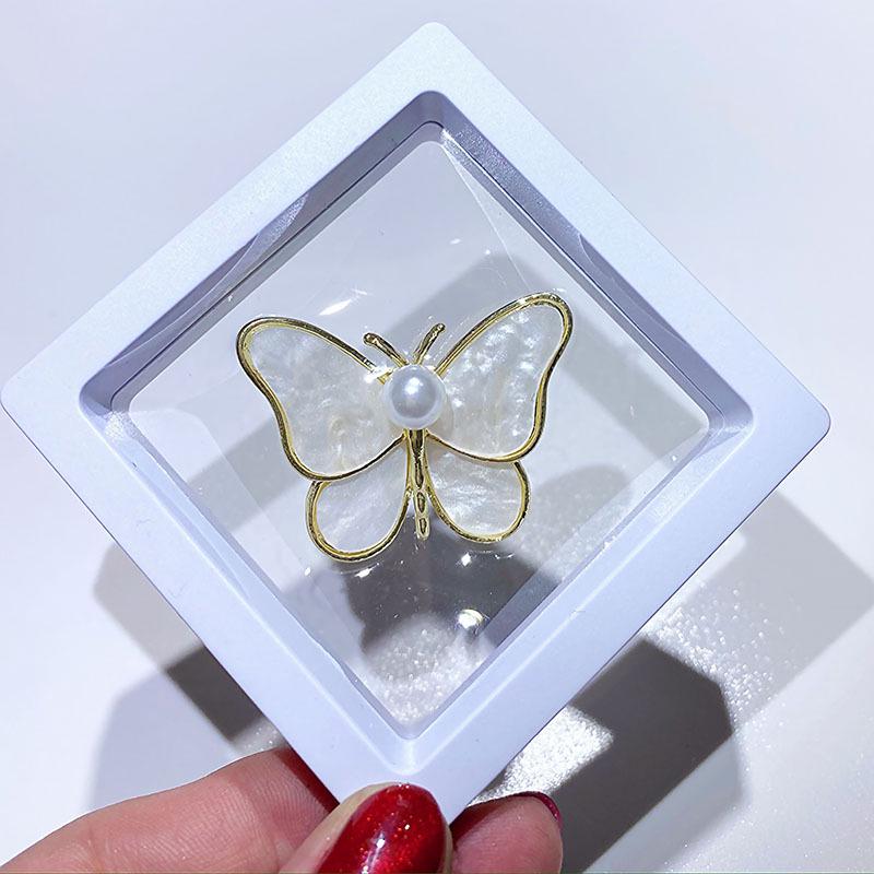 Exquisite Pearl Scarf Buckle: Rhinestone Butterfly Brooch & Bow