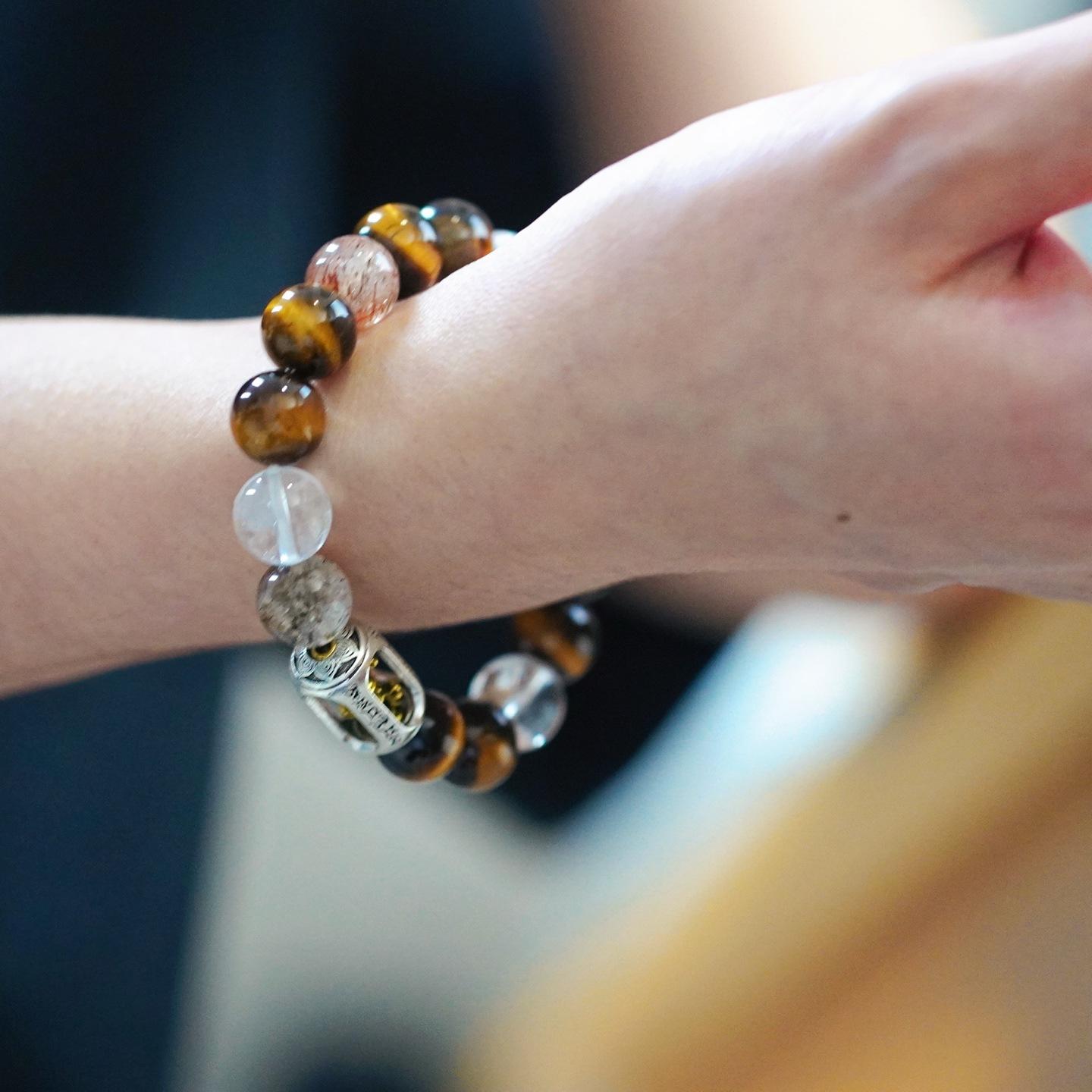 10Mm Natural White Crystal Tiger S Eye Stone Black Gold Super Seven Design Bracelet Bracelet