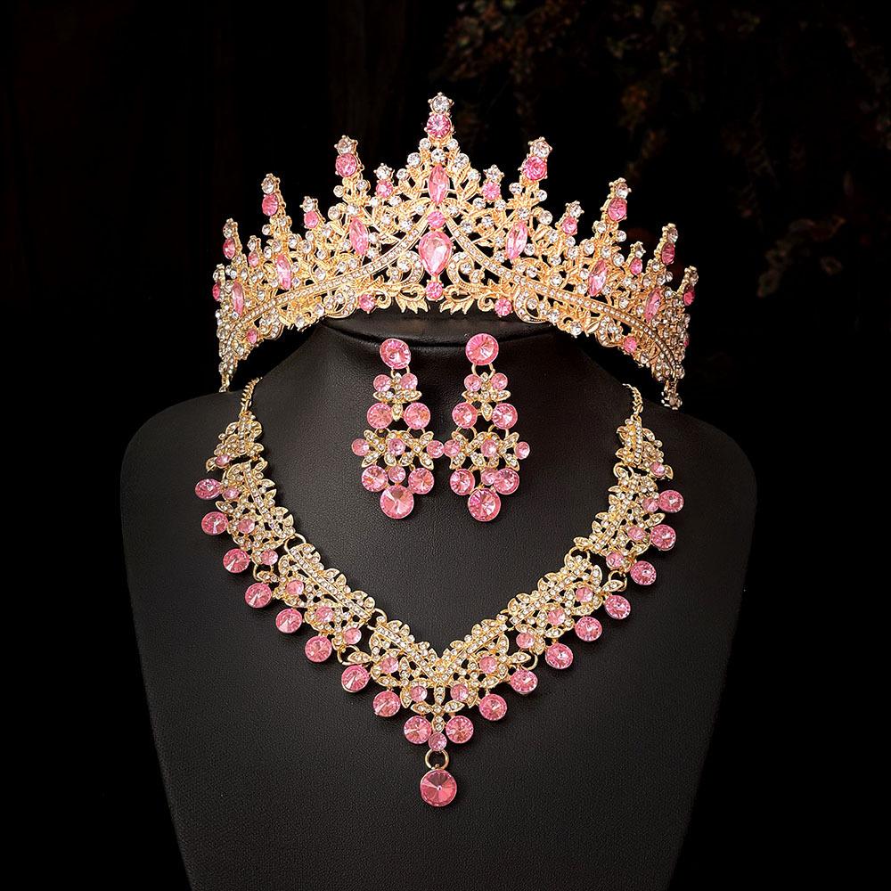 Europäischer und Amerikanischer Brautschmuck Dreiteiliges Set aus Hochwertigem Abschlussball-Hochzeitsschmuck Legierung Diamant Krone Halskette Ohrringe Set