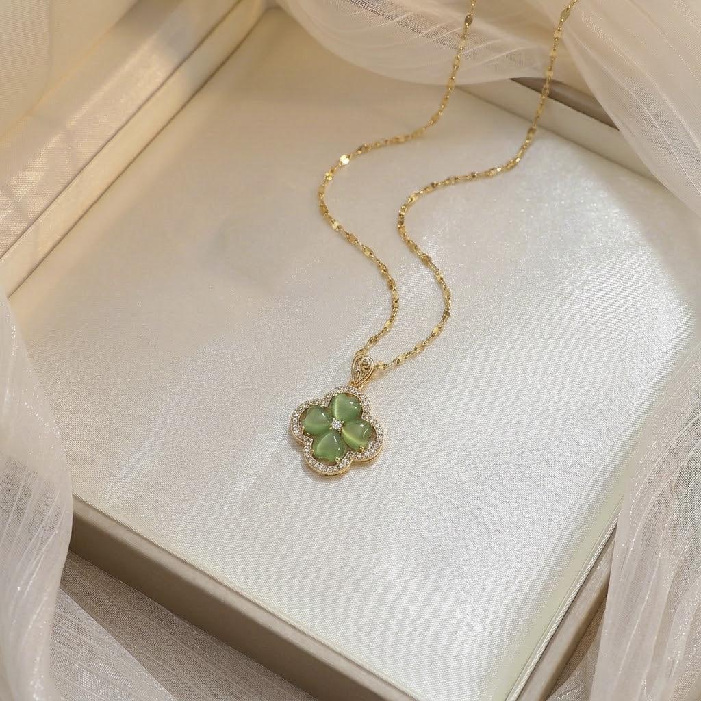 Women's European & American Style Pearl Flower Zirconia Pendant Necklace