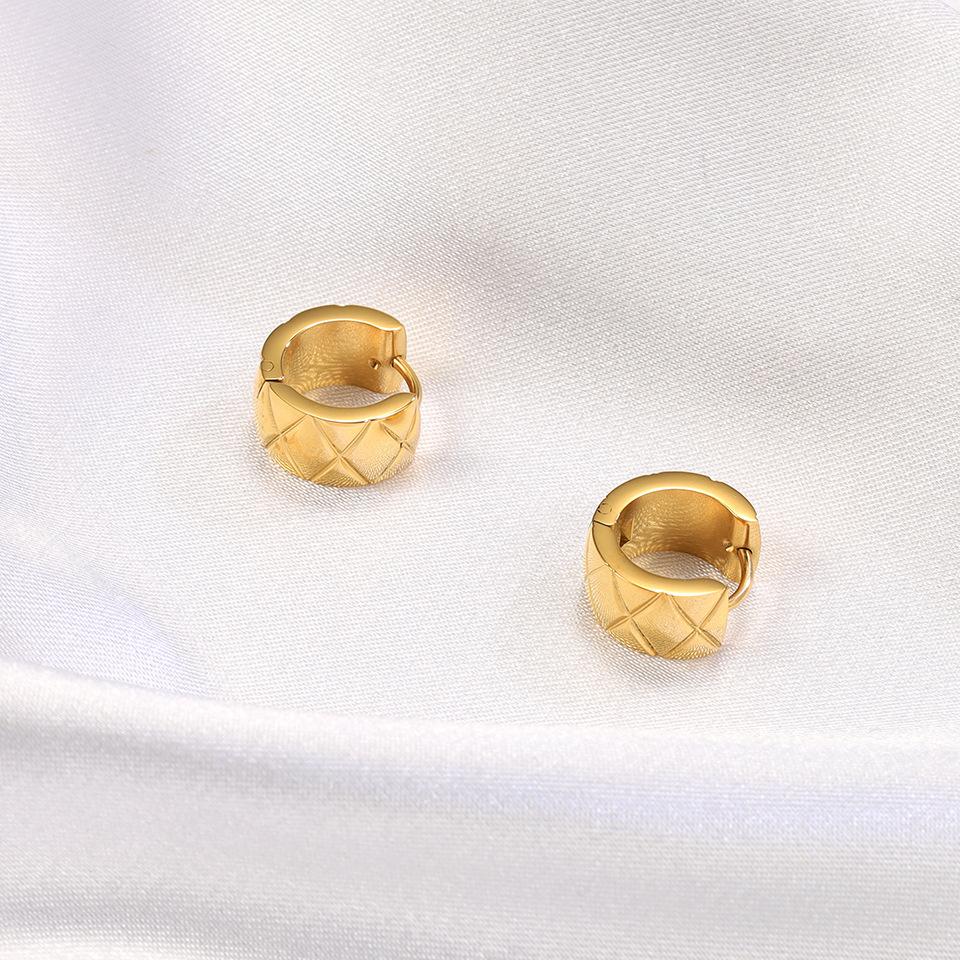 S925 Sterling Silver Stud Earrings Women Simple Stylish Daily Wear Earrings