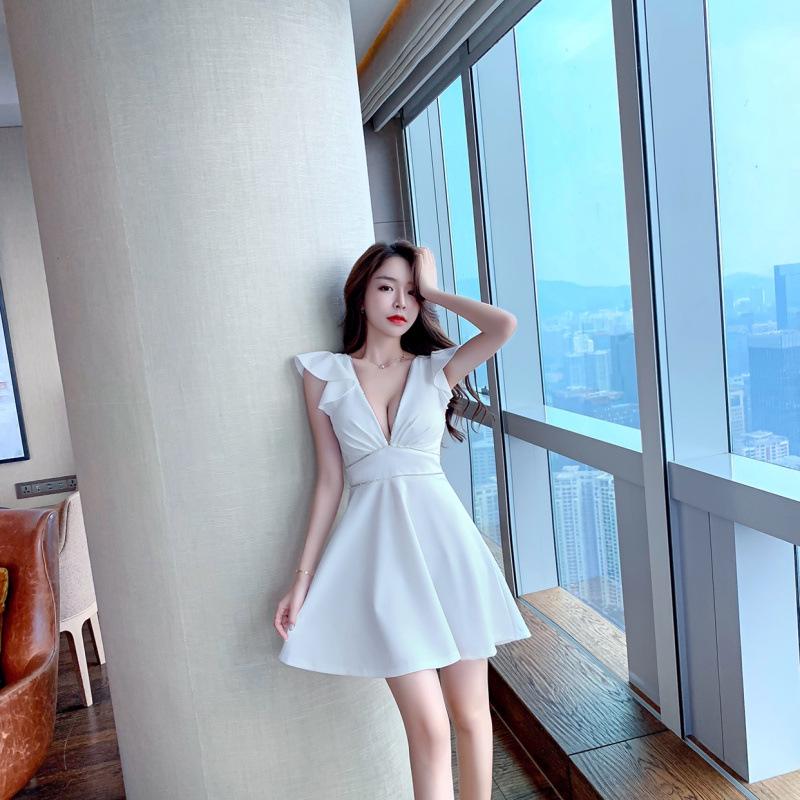 Deep V-Neck Beaded Ruffle A-Line Dress: Sexy, Short, and In Stock Extra Large белый