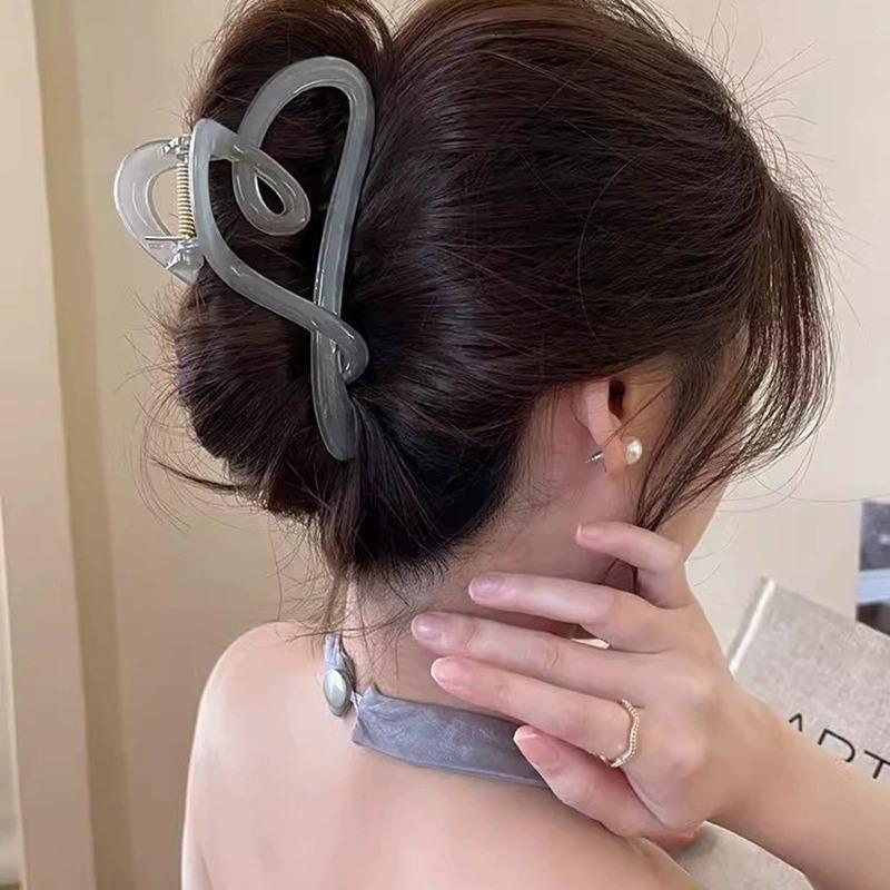 Irregular Hollow Out Hair Claws Clips Women Girls Large Heart Shape Crab Hair Clamps Barrettes Clips Hair Accessories