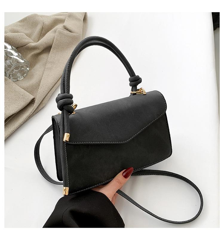 

Internet celebrity fashion simple personality small bag women 2024 spring new versatile ins shoulder messenger bag small square bag чорний