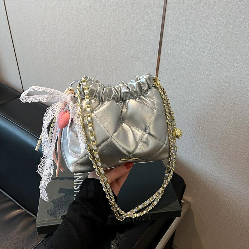 Summer rhombus embroidery thread small bag women's 2025 new foreign style versatile chain messenger bag fashionable super fire bucket bag