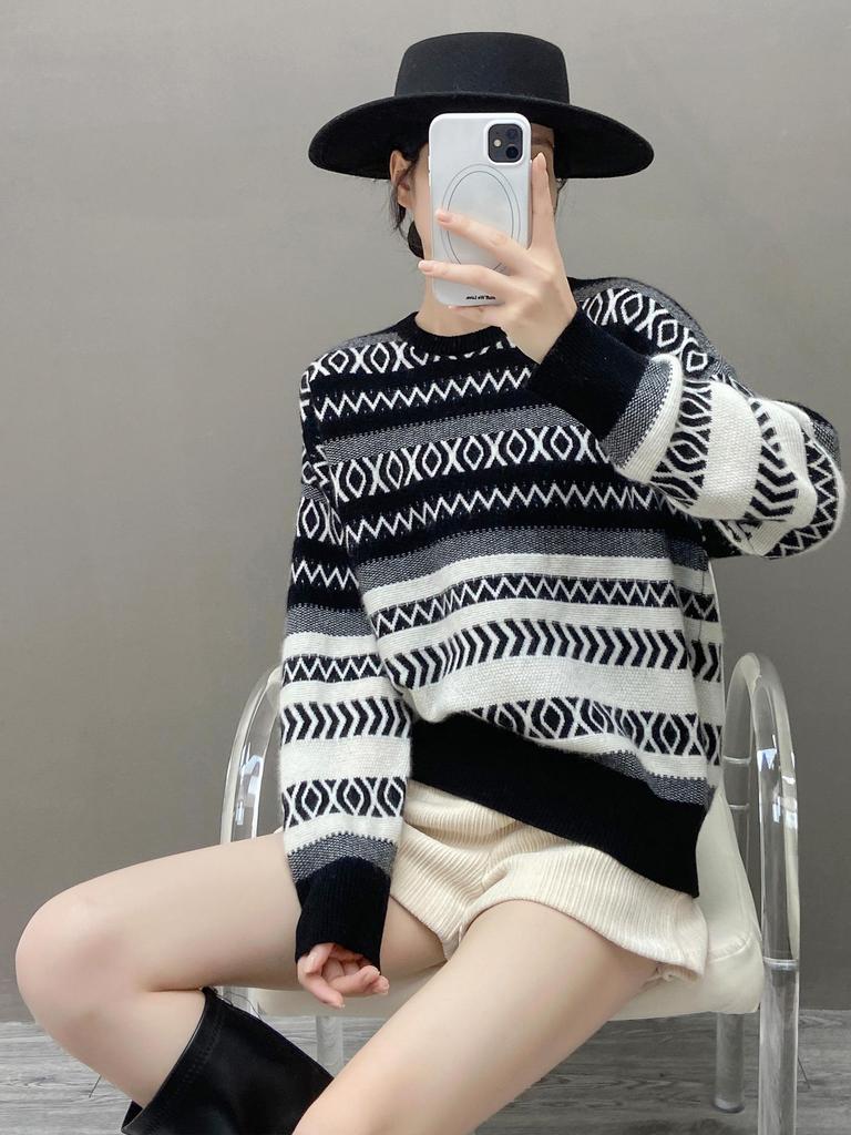 Women's Fashionable European Style Soft Cashmere Sweater, Thick Loose Knit Pullover for Autumn/Winter