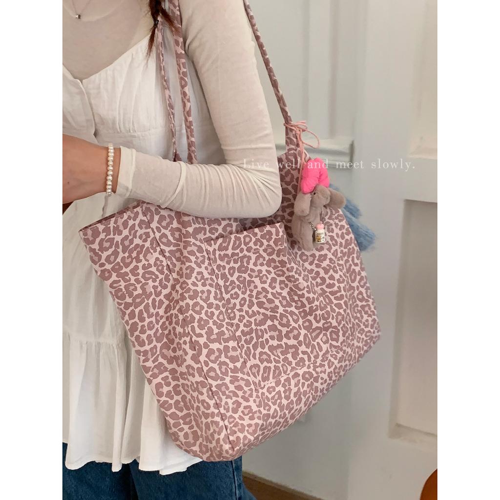 Korean version of casual large-capacity bag women's lazy wind shoulder bag 2025 new canvas tote bag leopard print armpit bag