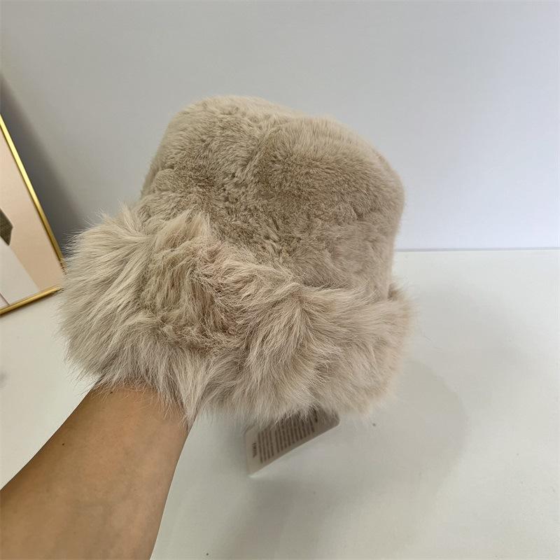 Chapeau d'hiver en peluche duveteuse femmes hiver épaissi chaud coupe-vent fourrure intégrée protection des oreilles chapeau seau tendance