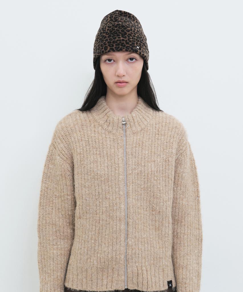 Yunse Hatch Embroidered Beanie (Leopard)