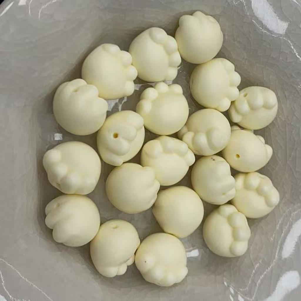 10Pcs, Plastic Beads 15×17mm, Handmade Cat’s Paw Shape Beads for Jewelry Making DIY Necklaces, Bracelets and Hair Accessories