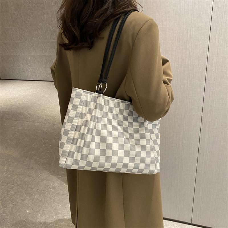 Spring Large Capacity Crossbody Bag New Style Checkerboard Tote Bag Women's Handbag One Shoulder Crossbody Bag