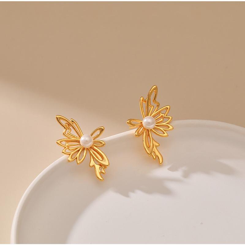 Trendy european and american style 18k gold plated brass pearl earrings - elegant stud earrings with shell pearls