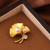 New Pearl Ginkgo Leaf Brooch Women's Anti-Glow Dummy Golden Pin Decorative Jacket Suit Fixed Clothes Accessories