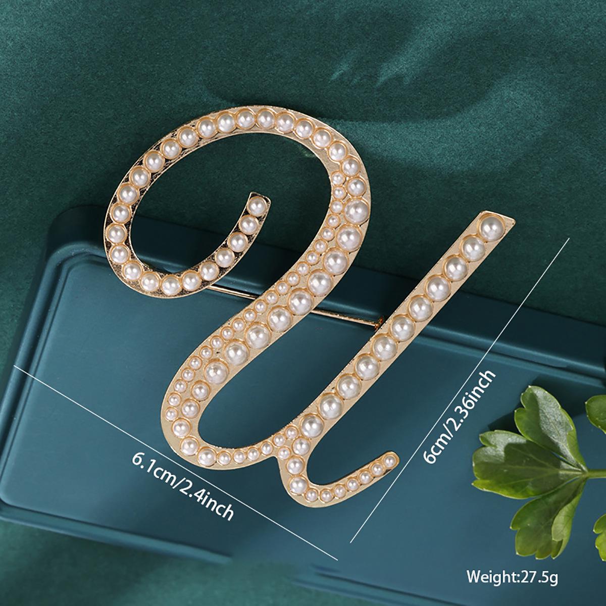 

Перлові брошки з літерами: Ретро значки з літерами для одягу та декольте.