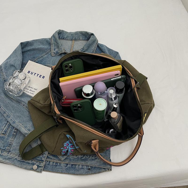 

Fashion cute graffiti short trip bag men s and women s sports fitness shoulder handbag large capacity tote bag