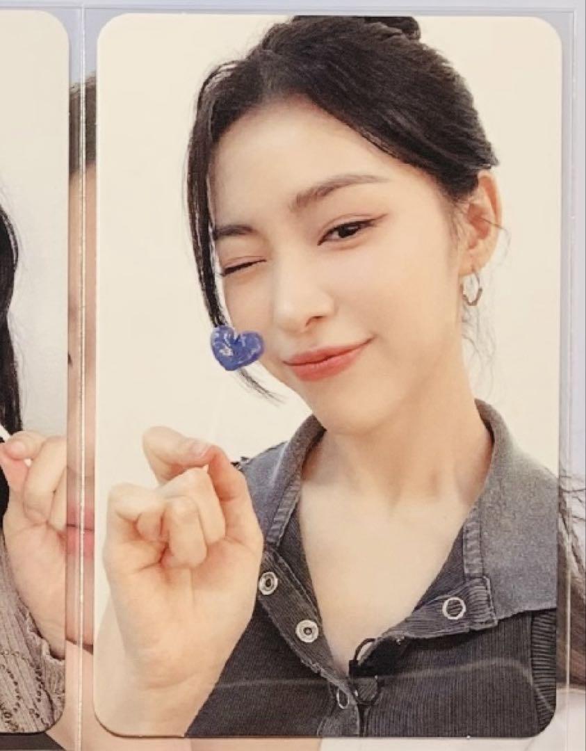 

[USED] itzy Ryujin GOLD makestar limited edition heart trading card