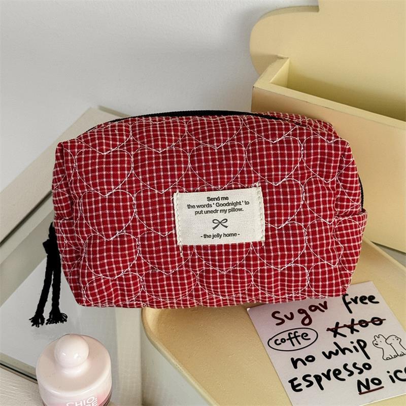 

Quilted Love Lattice Handheld Cosmetic Bags Large Capacity Portable Travel Storage Bag Women Zipper Money Phone Bag Clutch Gifts красный